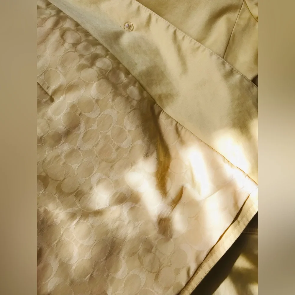 Coach Coat - Picture 4 of 9